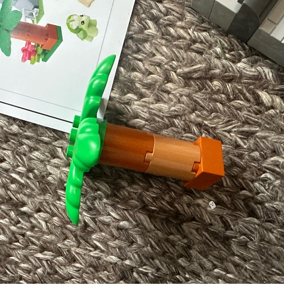 LEGO Duplo Jurassic World T. Rex and Triceratops Dinosaur Breakout Set - Picture 2 of 2